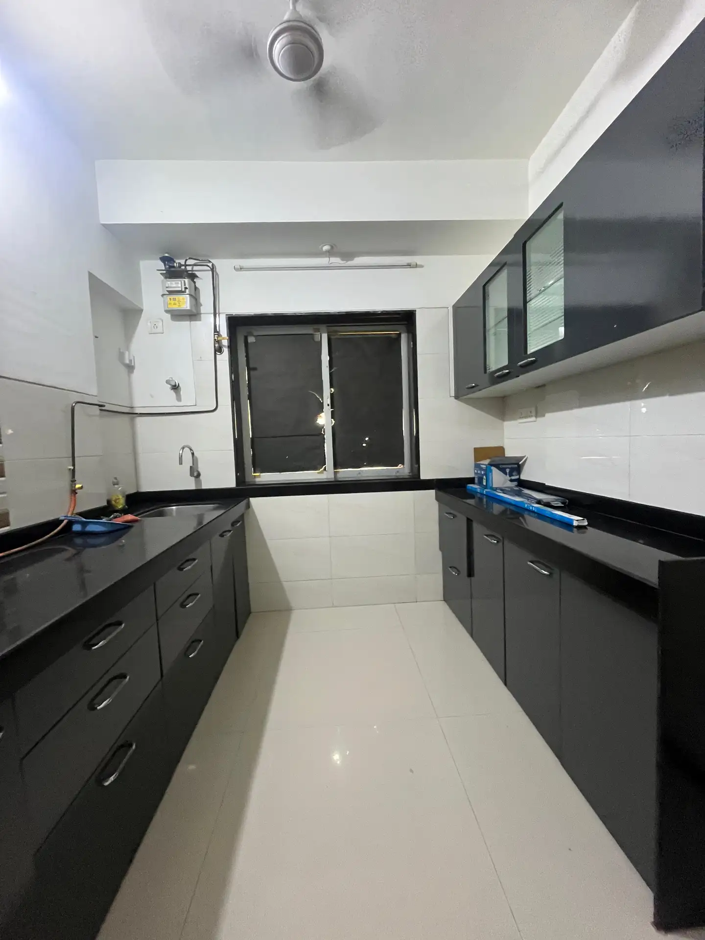 2 BHK Flat for Rent in Romell Umiya grandeur, Malad East
